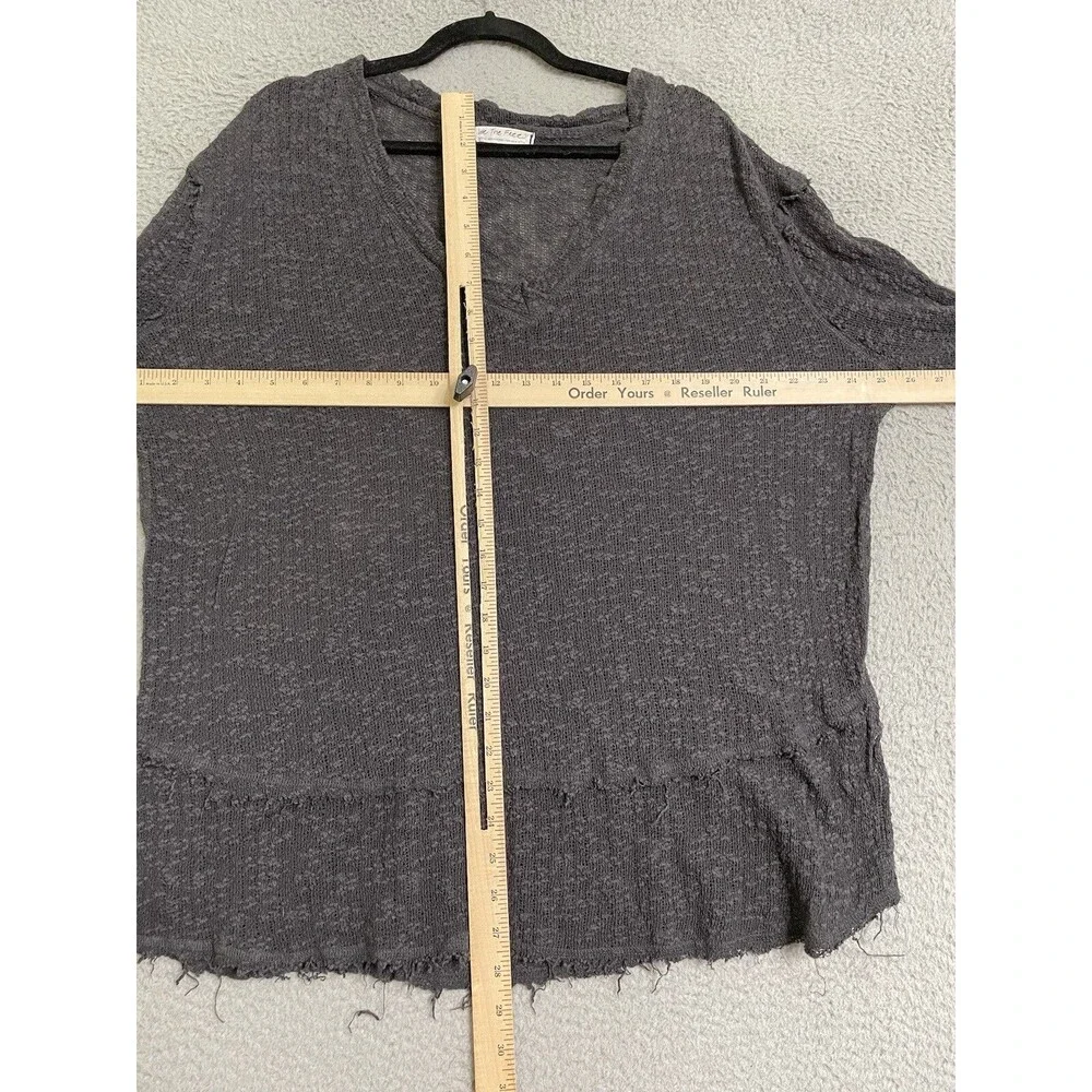 Free People Oversized Ocean Air Hacci Dark Grey Size Small Long Sleeve V Neck - Picture 7 of 9